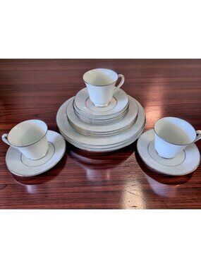 Vintage 1970s Noritake Misty Porcelain 15pc. Dinnerware Set